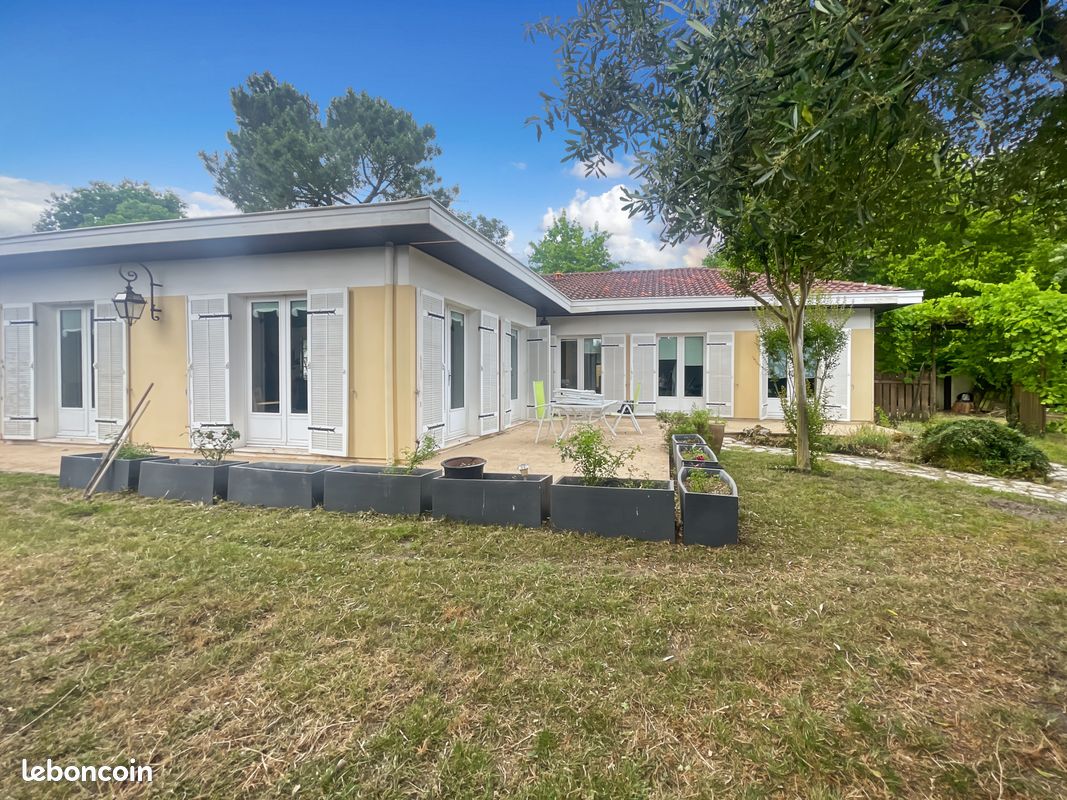 Maison 8 pièces 190 m² · à Mérignac · 190 m² · 647 000 €