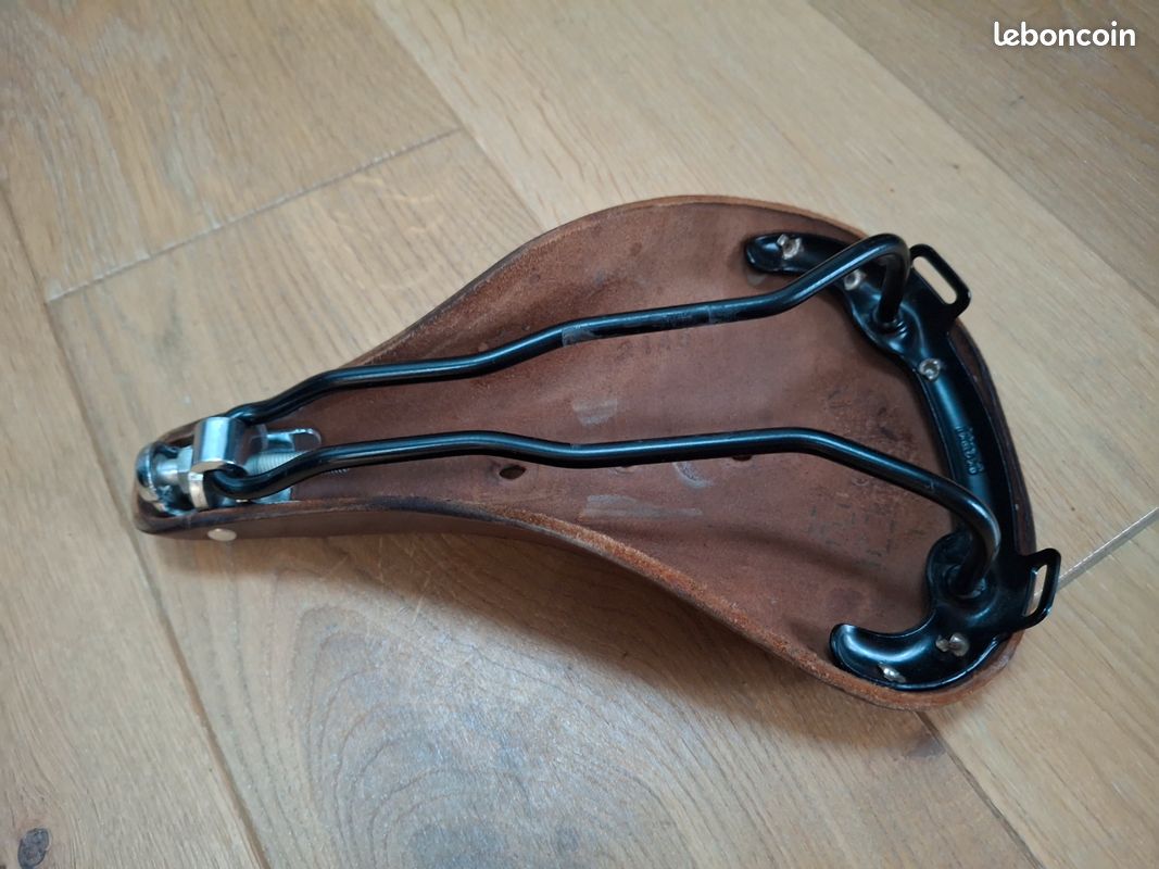 Ancienne Selle Vélo Cuir IDEALE 301 – Vélo De Ville, Fabrication Française