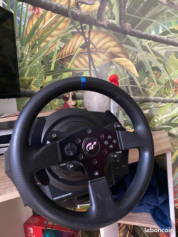 Thrustmaster T300 RS + pédalier – PS4 / PS5 / PC (image 5)