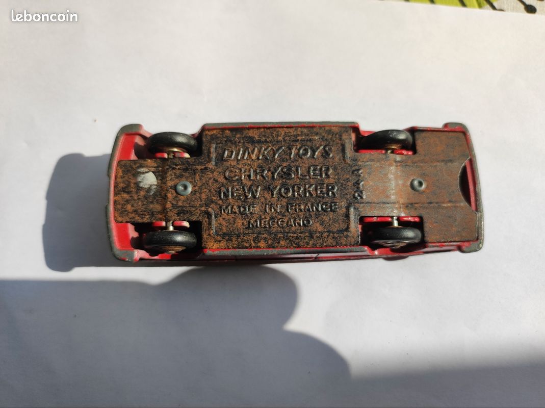 Dinky Toys 24A - Chrysler New Yorker 1955 Rouge, Lot De 2 Miniatures 1/43, Super Pour Collection