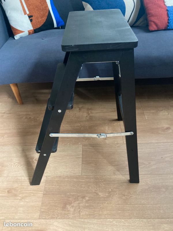 Marche pied en bois IKEA Noir /tabouret (image 1)
