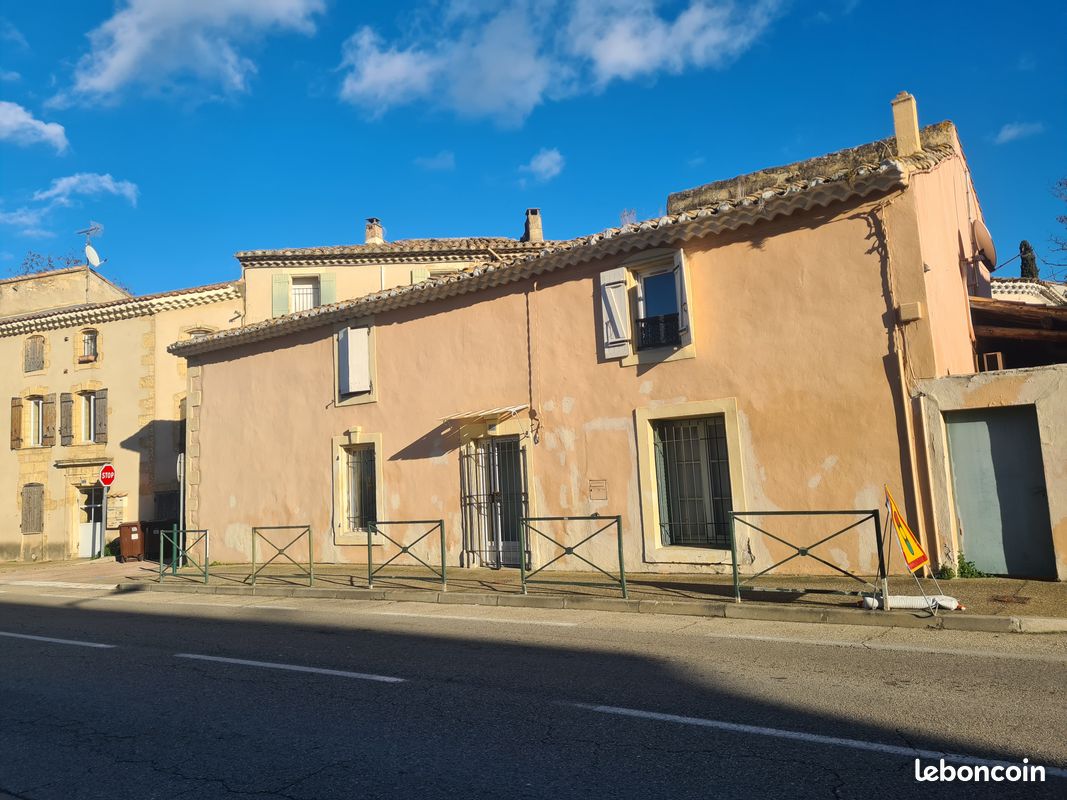 Maison 5 pièces 140 m² · à Remoulins · 140 m² · 90 000 €