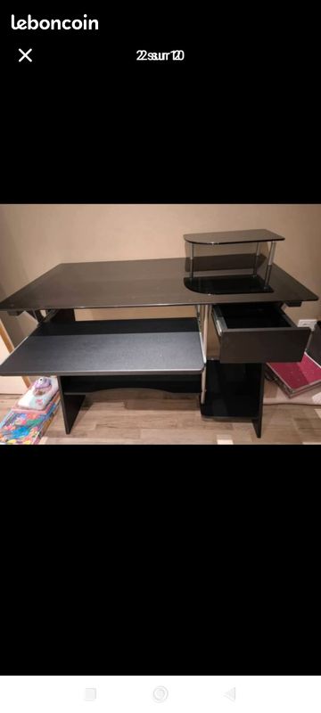 Bureau (image 1)