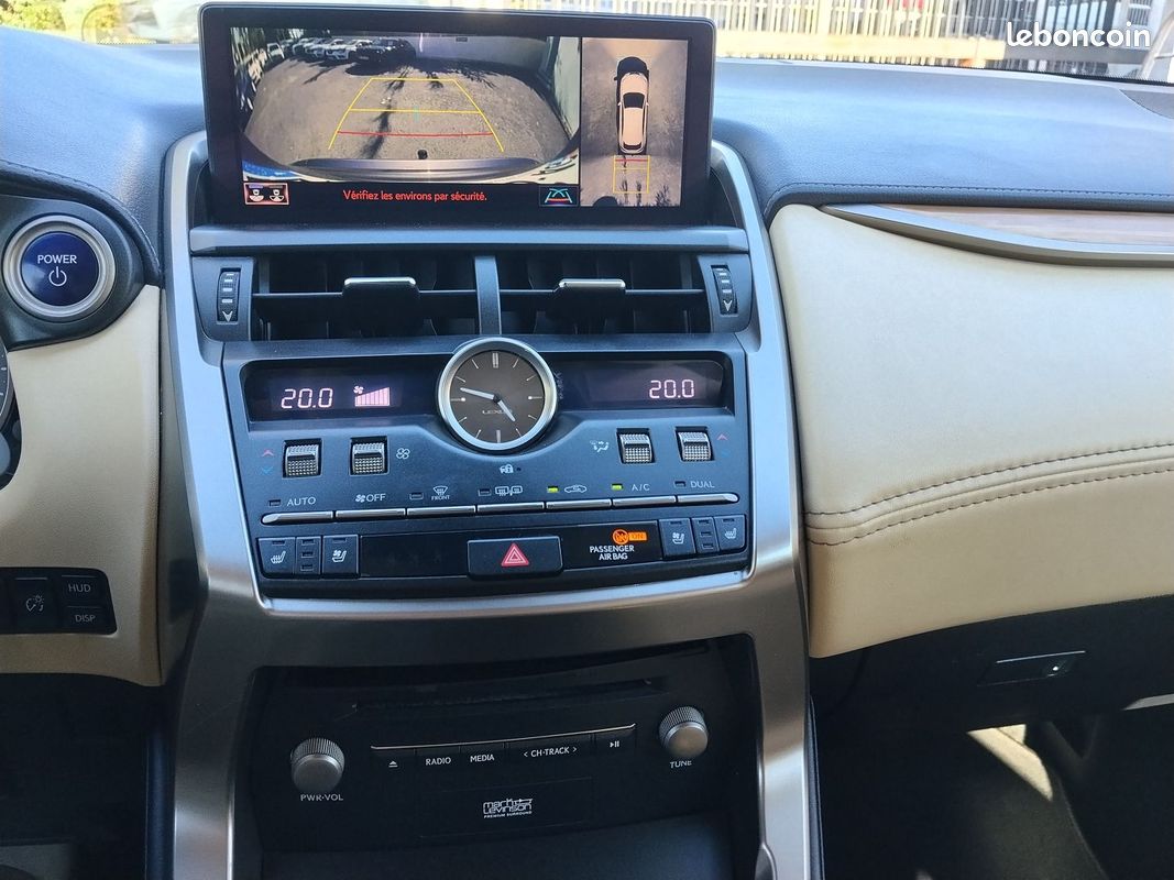 Lexus NX 300H 4WD LUXE (image 15)