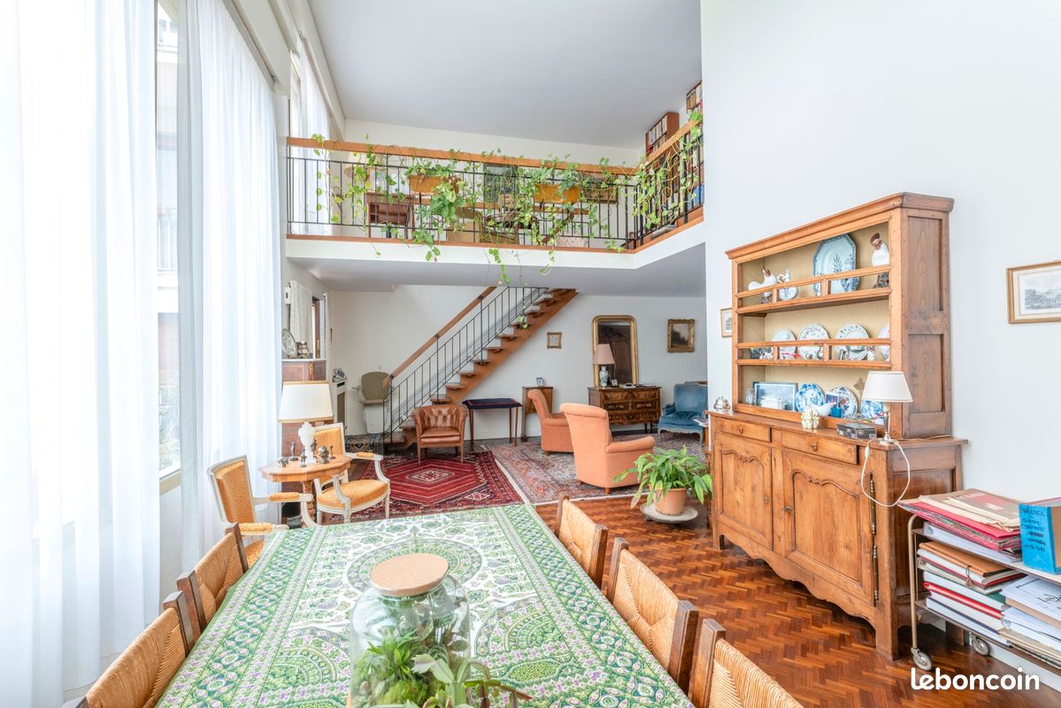 Appartement 5 pièces 145 m² · à Versailles · 145 m² · 790 000 €