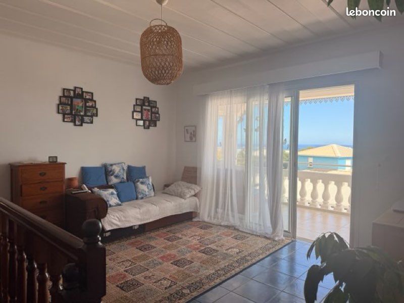 Maison 5 pièces 143 m² · à La Possession · 143 m² · 2 200 €/mois