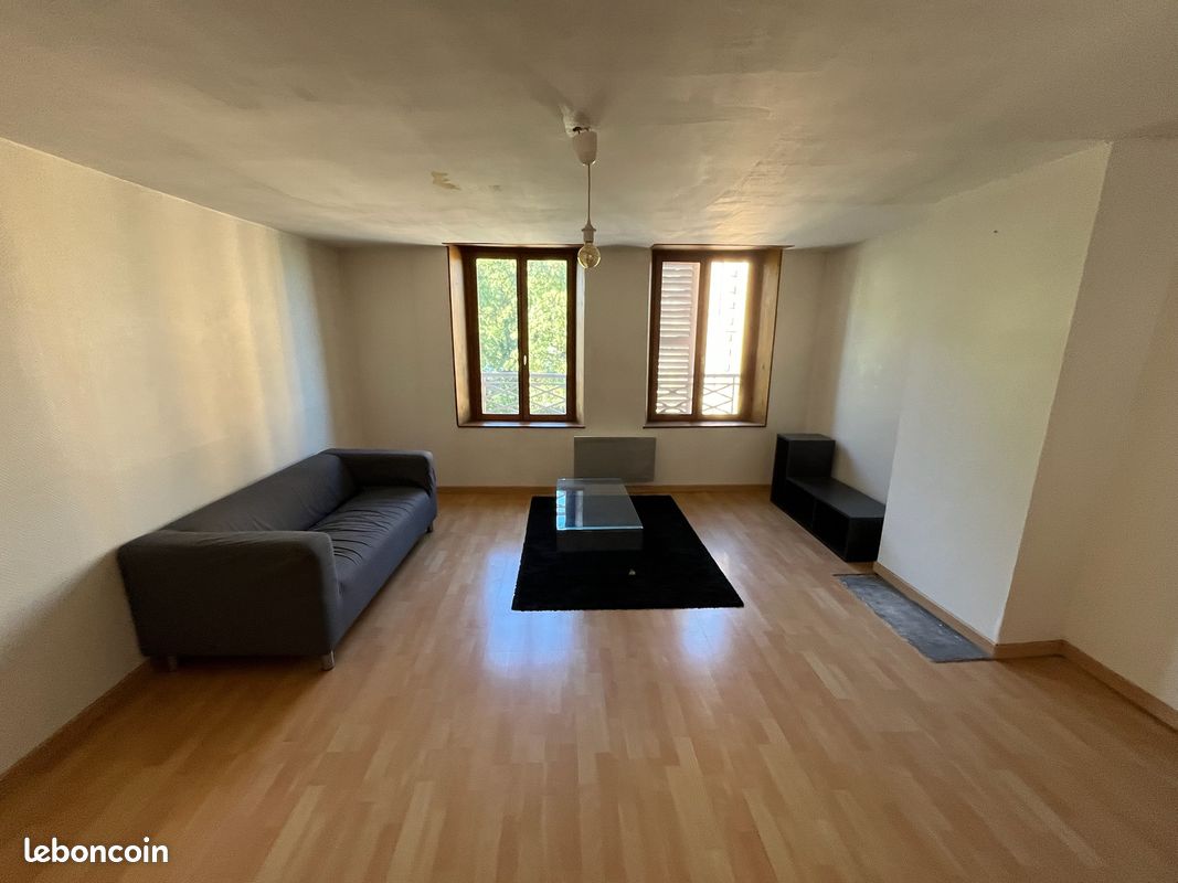 Appartement 1 pièce 38 m² · à Charleville-Mézières · 38 m² · 430 €