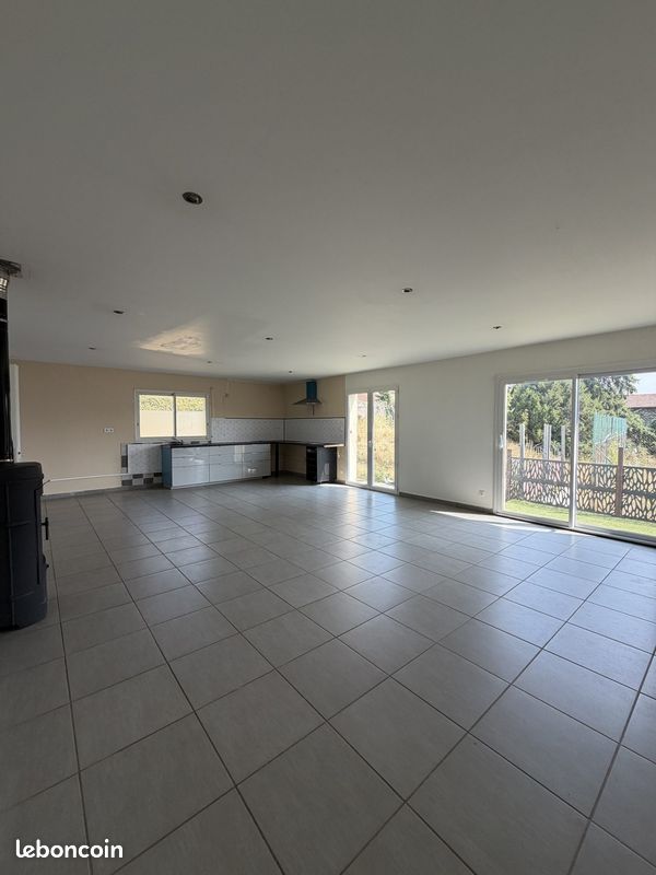 Maison 4 pièces 120 m² · à Retournac · 120 m² · 895 €/mois