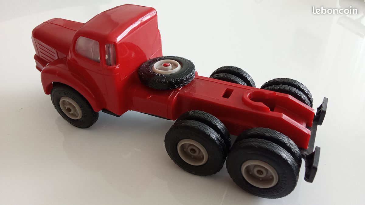 Miniature Norev - Berliet TBO 15 Rose Et Remorque Porte-voiture Grise