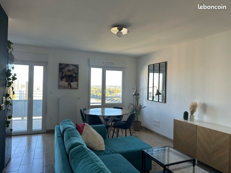 A vendre - T2 de 48.78m² - Dernier étage - Balcon vue Loire - Parking (image 2)
