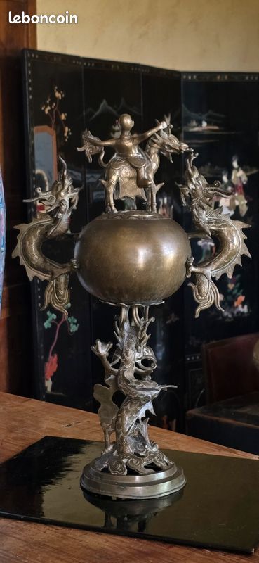 Grand brûle-parfum vietnamien tripode bronze niellé XIXe