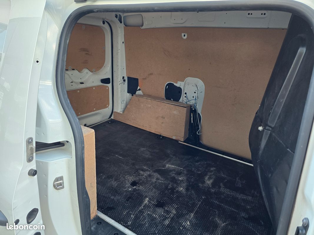 Renault express van ii van 1.5 blue dci 95 confort 2022 (image 5)