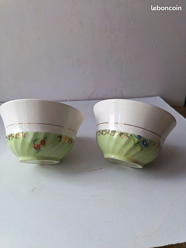 Assiettes, tasses (image 1)