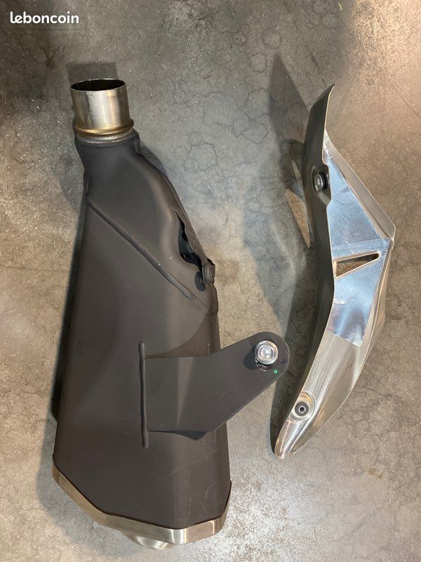 Échappement origine Kawasaki Z900 Full (image 2)