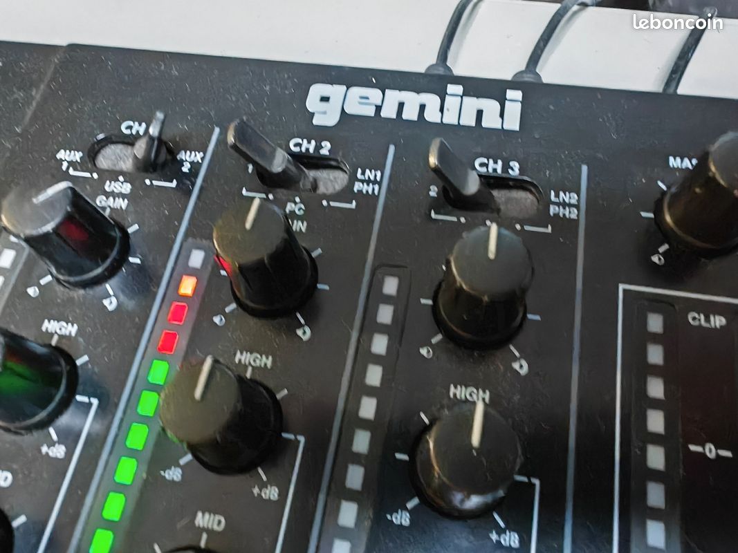 Gemini GEM-05USB - Console de mixage analogique Gemini GEM-05USB - Console de mixage analogique