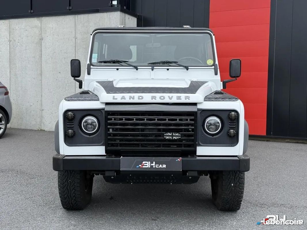Land Rover Defender Phase 2 Hardtop 2.2 TDCi 122 ch (image 2)