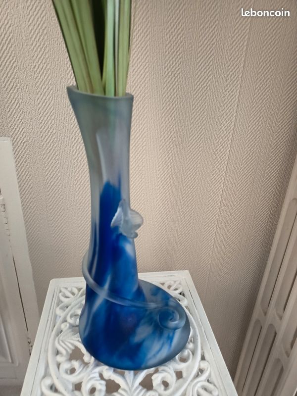 Vase (image 2)