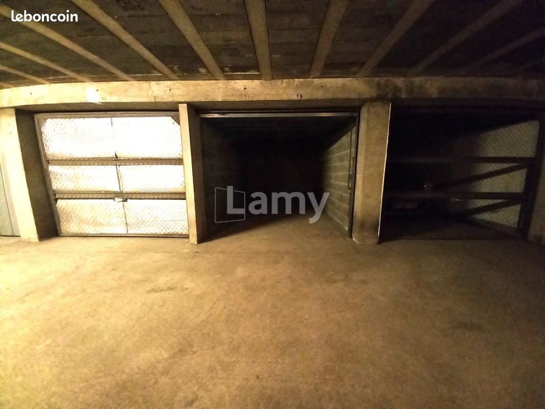Parking 12 m² · à Limoges · 12 m² · 65 €