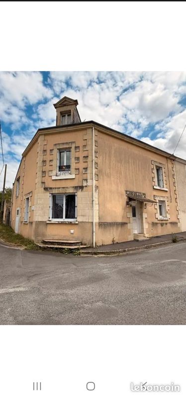 Maison 6 pièces 146 m² · à Saint-Jean-de-Thouars · 146 m² · 110 000 €