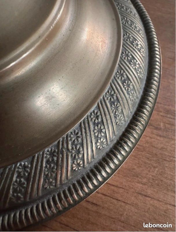 Lampe vintage en laiton ciselé (image 3)