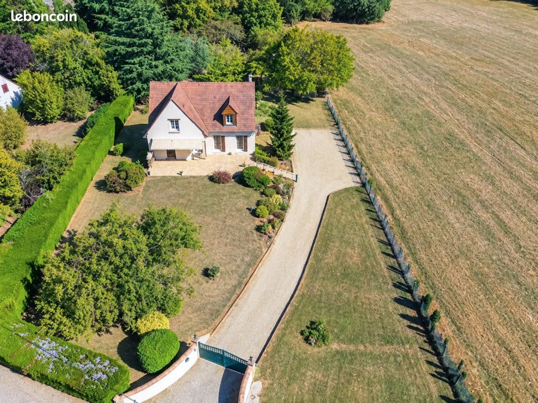 Maison 6 pièces 145 m² · à Savigné-l'Évêque · 145 m² · 305 000 €