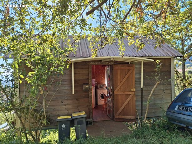 Bungalow meublé eau électricité comprise
