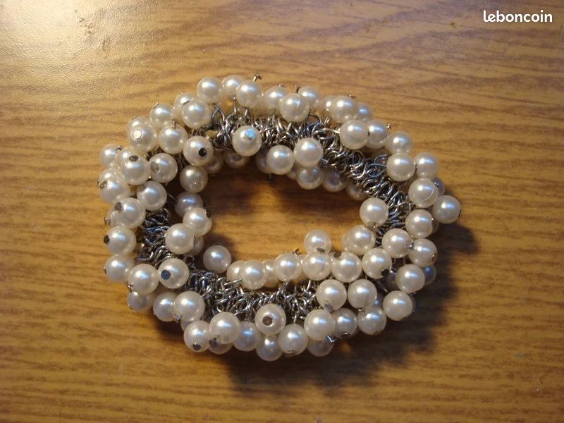 Bracelet de perles blanches nacrées (image 1)