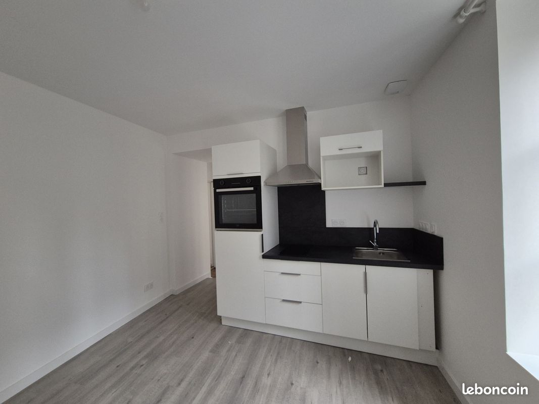 Appartement 2 pièces 28 m² · à Saint-Aubin-du-Cormier · 28 m² · 434 €