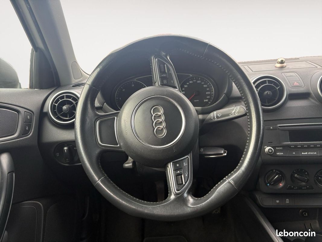 AUDI A1 SPORTBACK 1.4 TDI 90 Ambiente (image 12)
