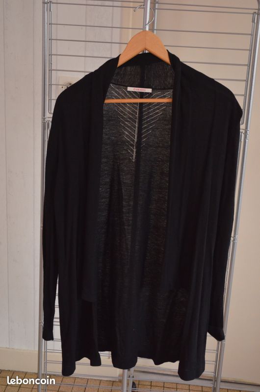 Vente de vêtements (image 1)