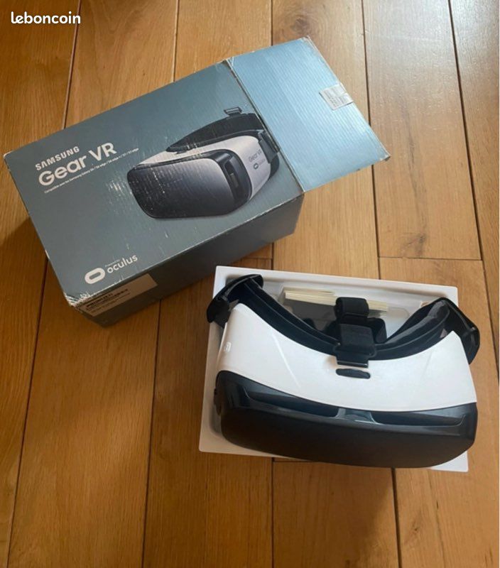 Casque réalité virtuelle Samsung Gear VR (image 1)