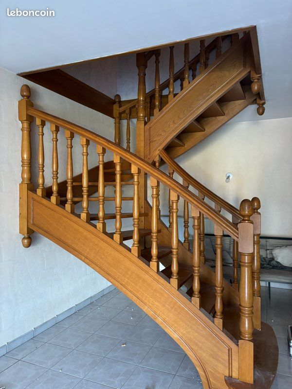 Escalier en bois massif (image 2)