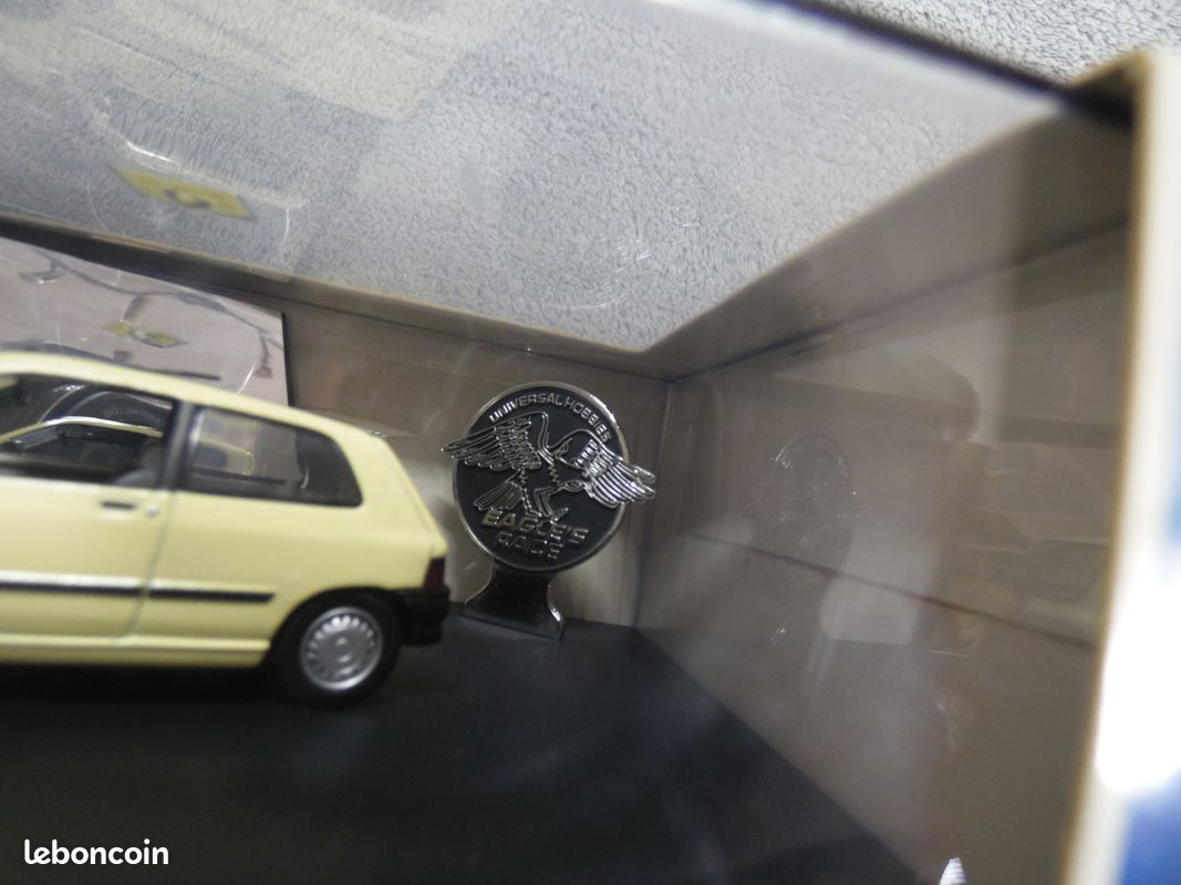 UH UNIVERSAL HOBBIES RENAULT CLIO I PHASE I 1989 POSTES POSTE PTT 1/43 LUXE BOX