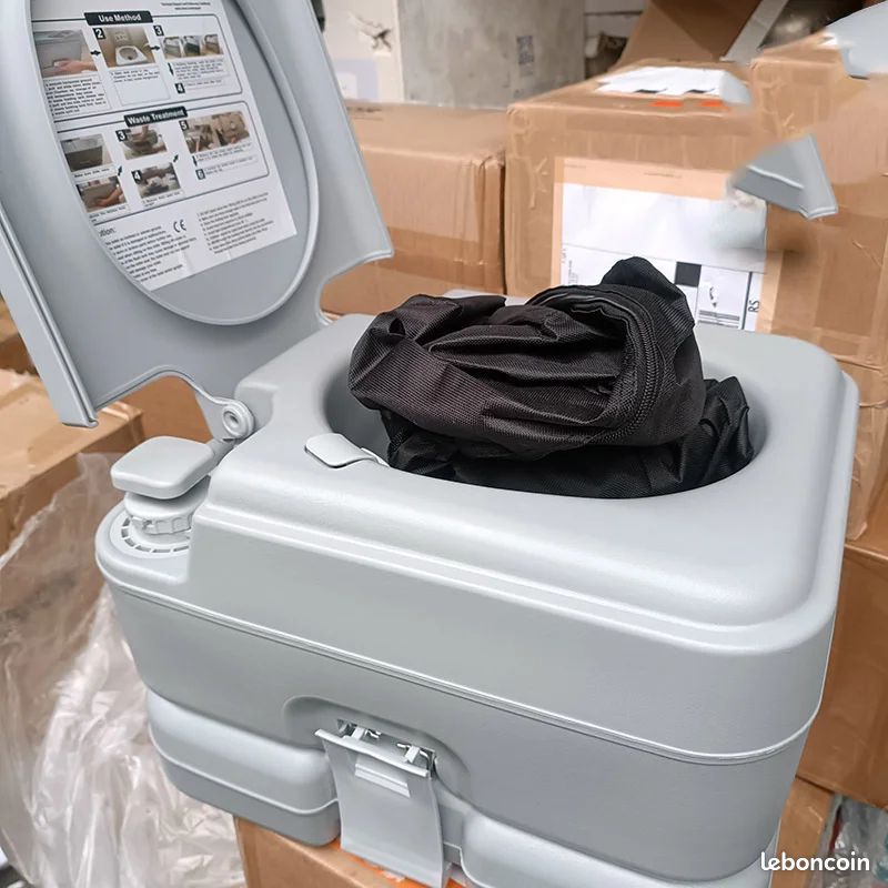 Toilettes portables pour le camping avec sac de transport, toilettes pour camping-car avec réservoir à déchets de 12 litres, chasse d’eau sous pression par bouton-poussoir (image 9)