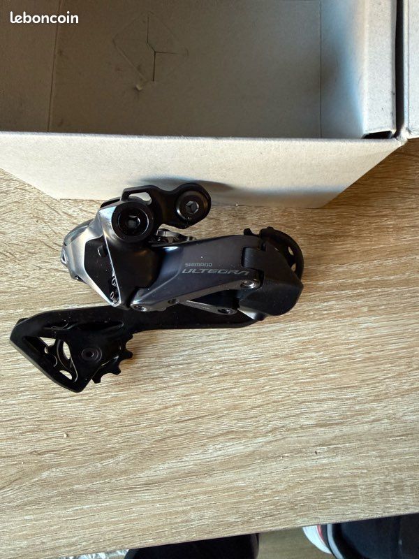 Dérailleur arrière Shimano Ultegra RD-R8150 Di2 12 vitesses