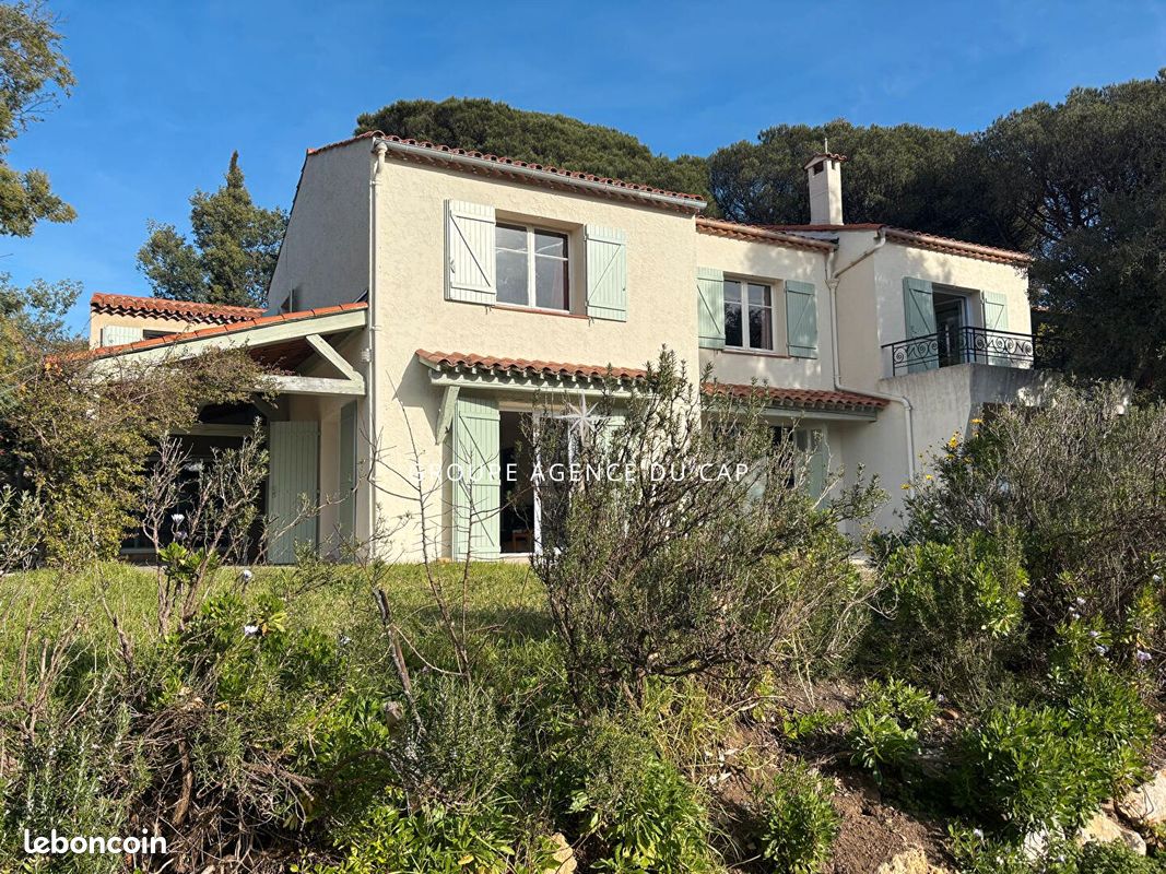 Maison 10 pièces 200 m² · à Roquebrune-sur-Argens · 200 m² · 790 000 €