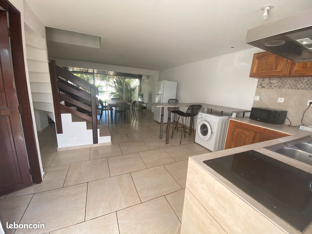 Appartement 3 pièces 90 m² · à Saint-Pierre · 90 m² · 1 300 €
