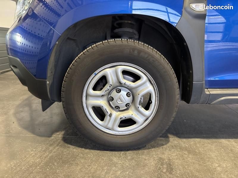 Dacia Duster 1.0 TCe 90ch Confort 4x2 - E6U (image 16)
