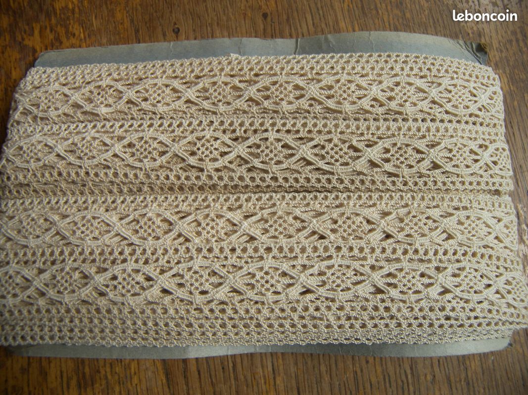 Dentelle ancienne en coton 2,8 cm de large (image 1)