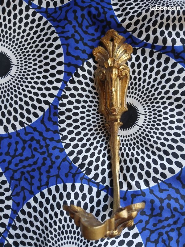 Patère ancienne en bronze doré XIXe (image 1)