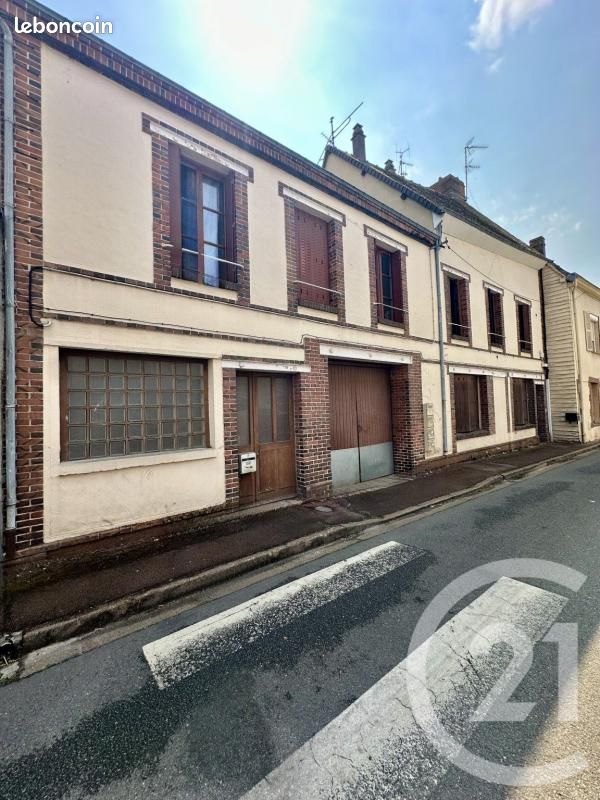 Maison 9 pièces 164 m² · à Illiers-Combray · 164 m² · 233 200 €