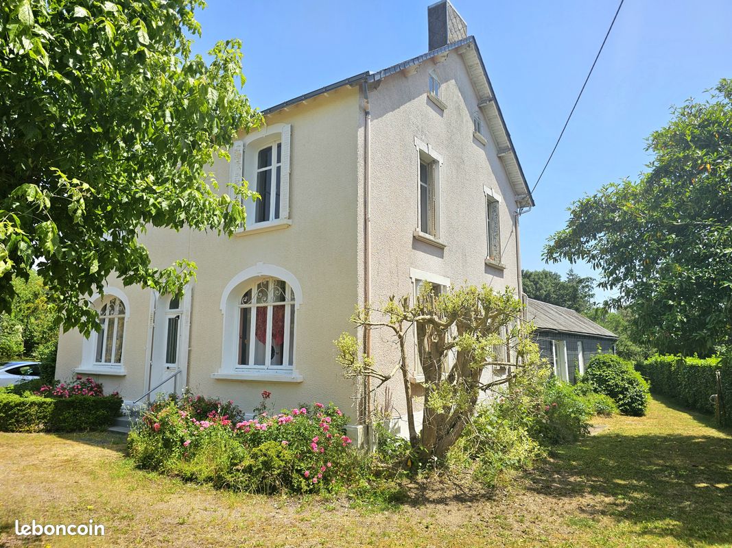 Maison 9 pièces 217 m² · à Sèvremoine · 217 m² · 275 000 €