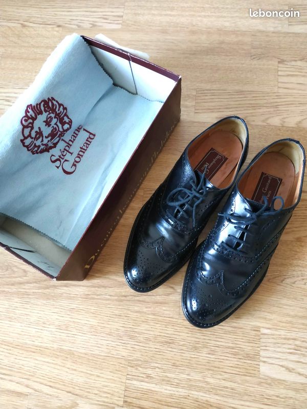 Chaussures brogues type Richelieu en cuir noir Stéphane Gontard