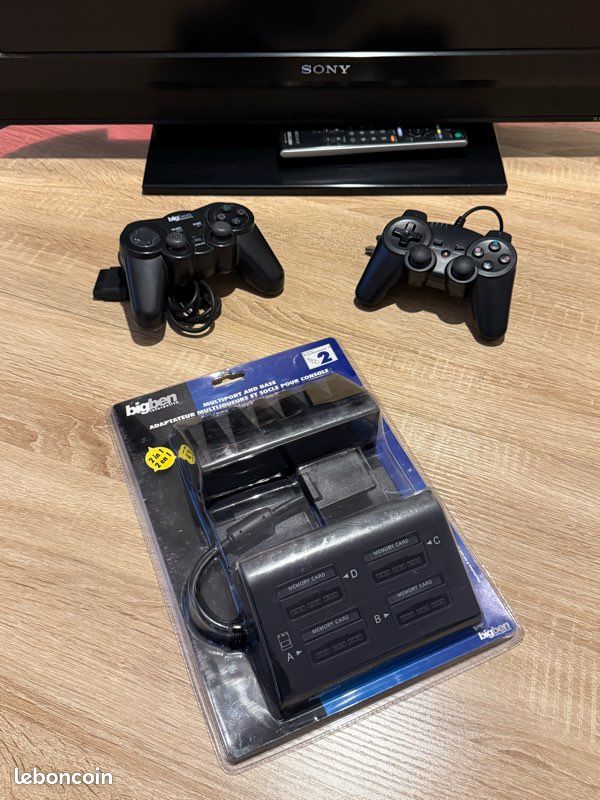 Adaptateur Multitap Bigben NEUF sous blister PlayStation 2 + 2 manettes compatibles PS1 / PS2 (image 1)
