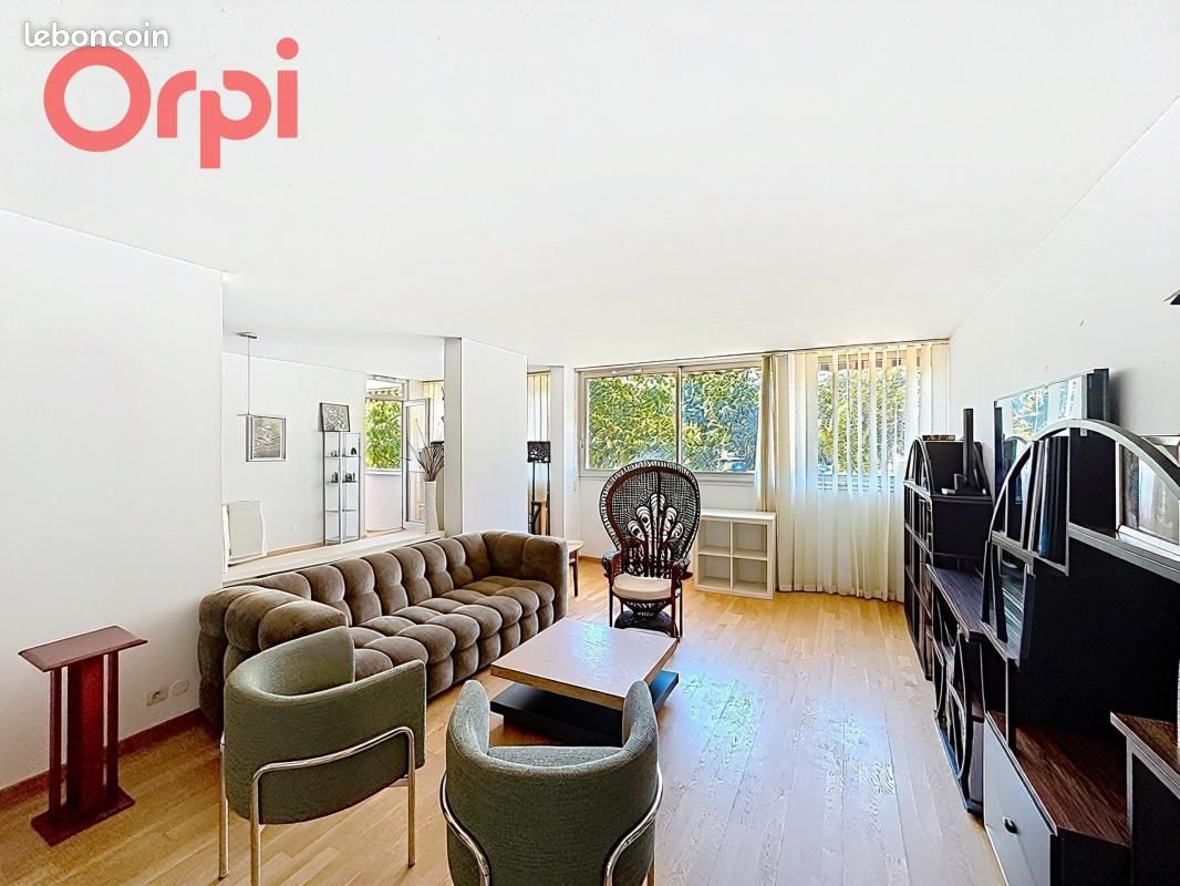 Appartement 3 pièces 90 m² · à Écully · 90 m² · 245 000 €
