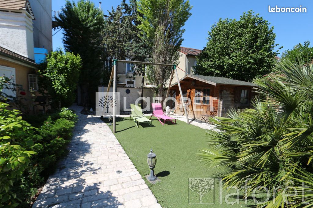 Maison 5 pièces 128 m² · à Nanterre · 128 m² · 1 900 €/mois