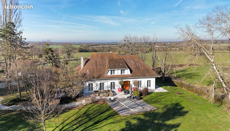 Propriété 7 pièces 327 m²