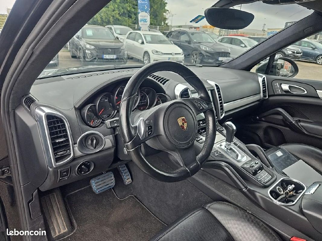 PORSCHE CAYENNE (958) turbo (image 14)