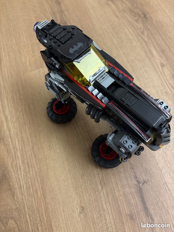 Lego batmobile (image 4)