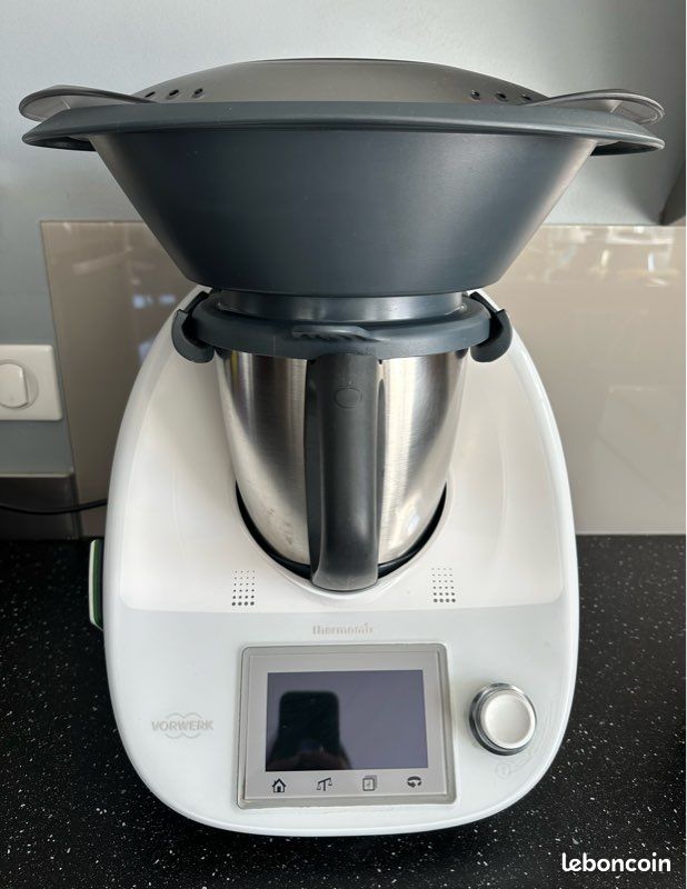 Thermomix TM5 D'occasion Blanc – Avec Ses Accessoires, Bon état